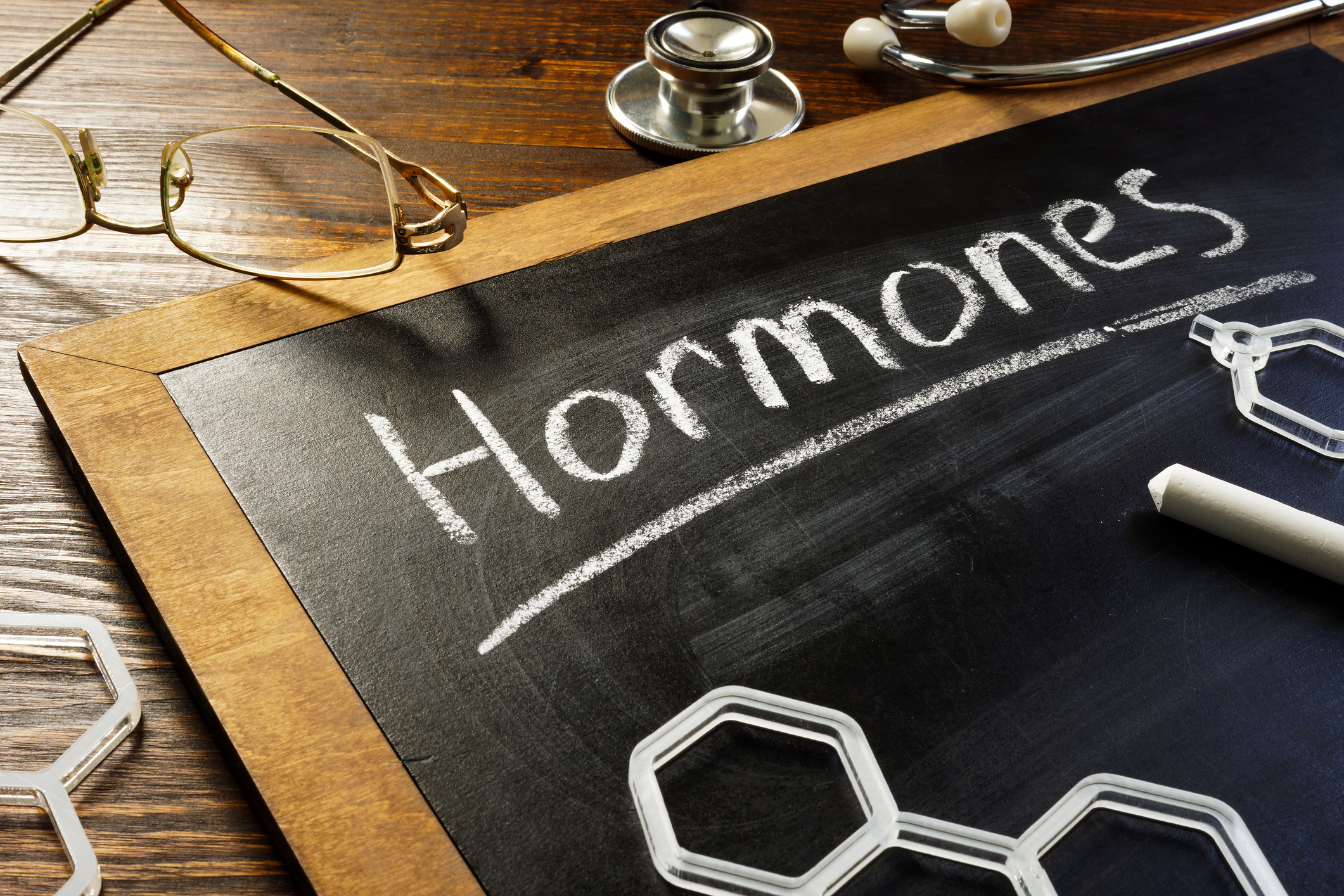 relación entre dientes y salud hormonal